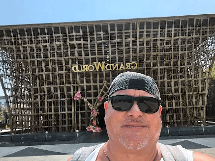 Vietnam 8. nap: Látogatás a Grand World-be és beachre