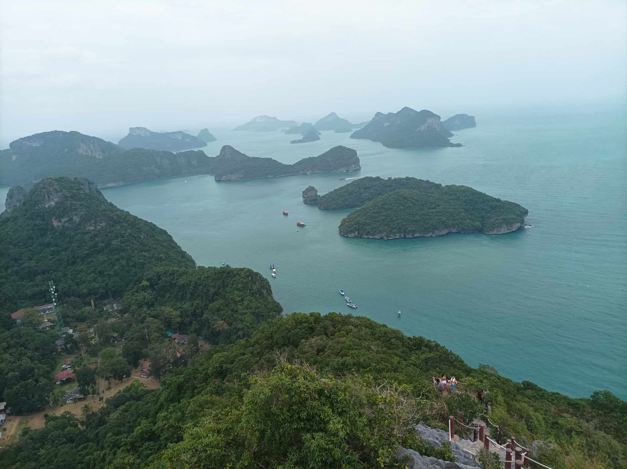 10. nap: Egész napos kalandozás a Mu Ko Ang Thong National Marine Park-ban